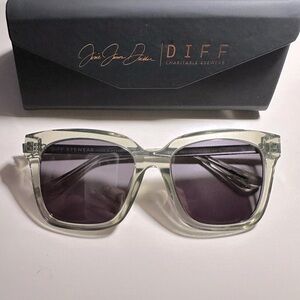 Diff Bella Sunglasses - Brand New!